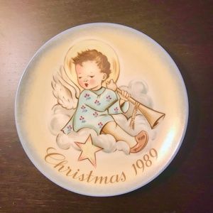 1989 Christmas Hummel Plate